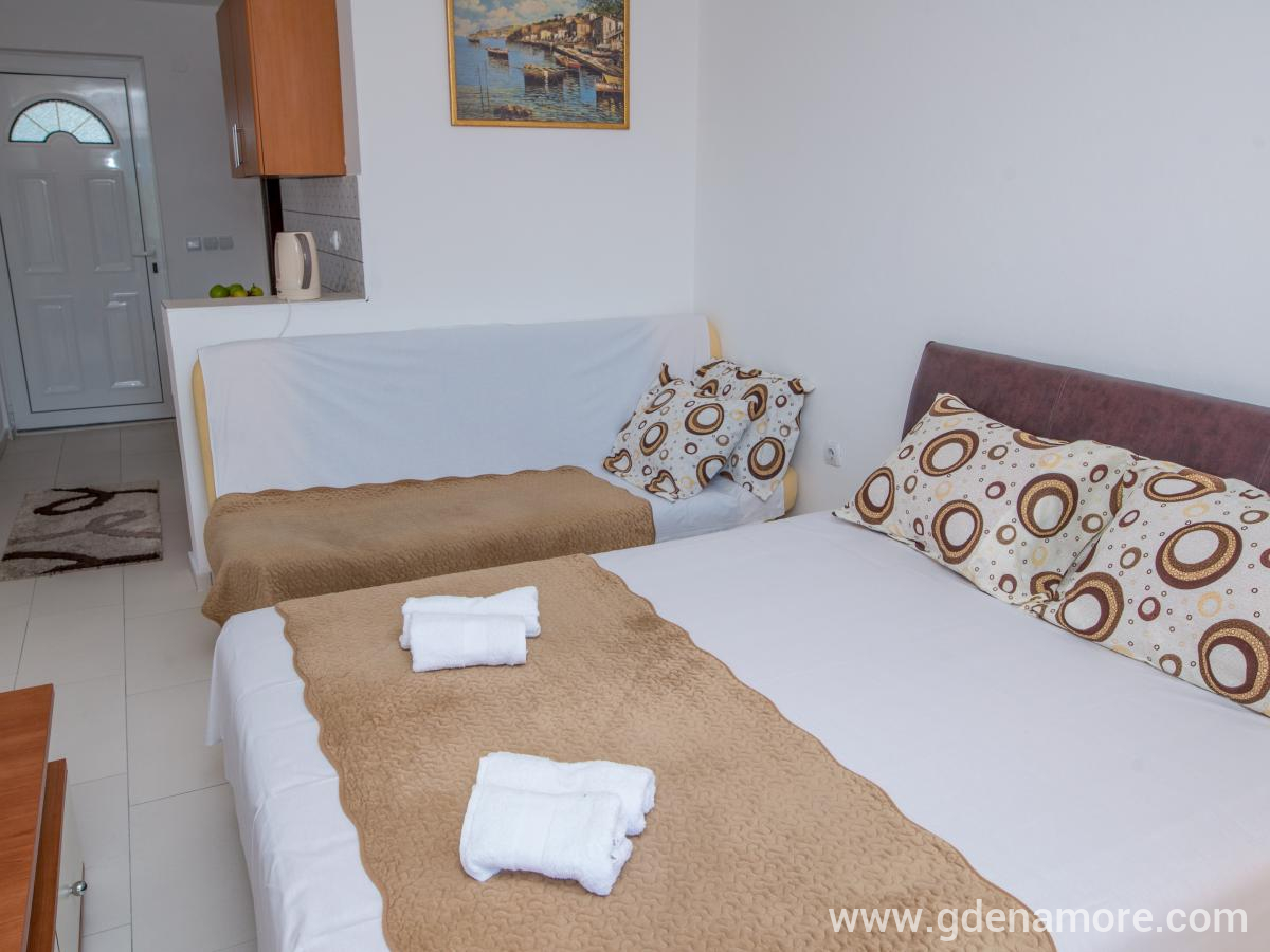 Apartmani Filipovic, privatni smeštaj u mestu Buljarica, Crna Gora - MLM_3524